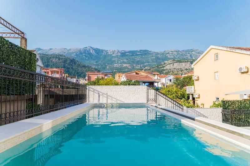 Kadmo Hotel